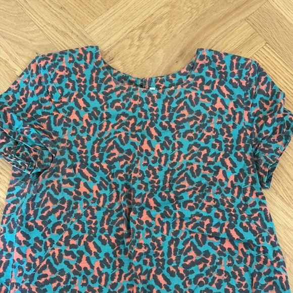 The FIFTH Dress with slight Pepulm bottom - Picture 2 of 4